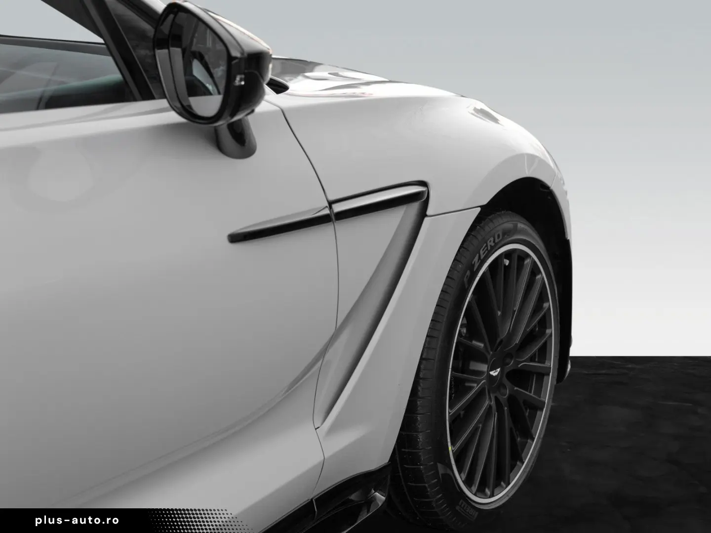 ASTON MARTIN DBX707   Carbon Twill   Duotone Interior