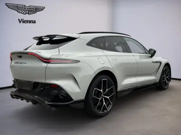 ASTON MARTIN DBX707 Facelift   Full Carbon Fibre   B&W