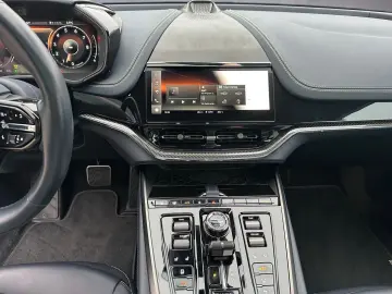 ASTON MARTIN DBX707 Facelift   Full Carbon Fibre   B&W