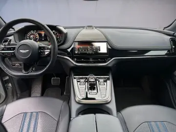 ASTON MARTIN DBX707 Facelift   Full Carbon Fibre   B&W