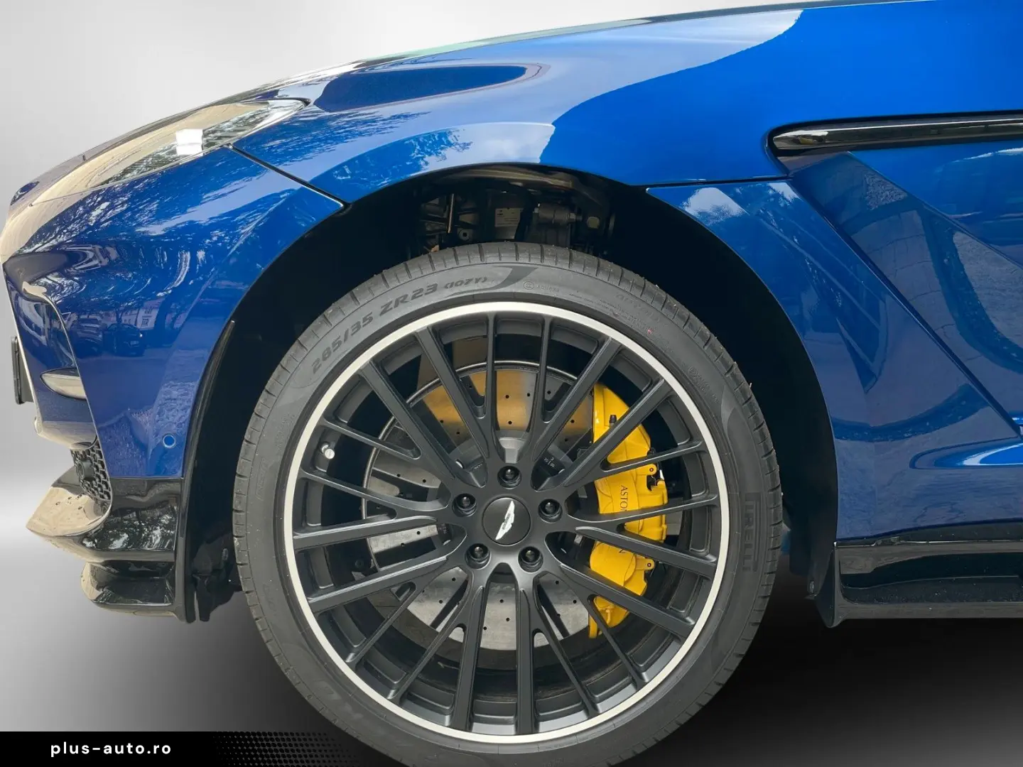 ASTON MARTIN DBX 707