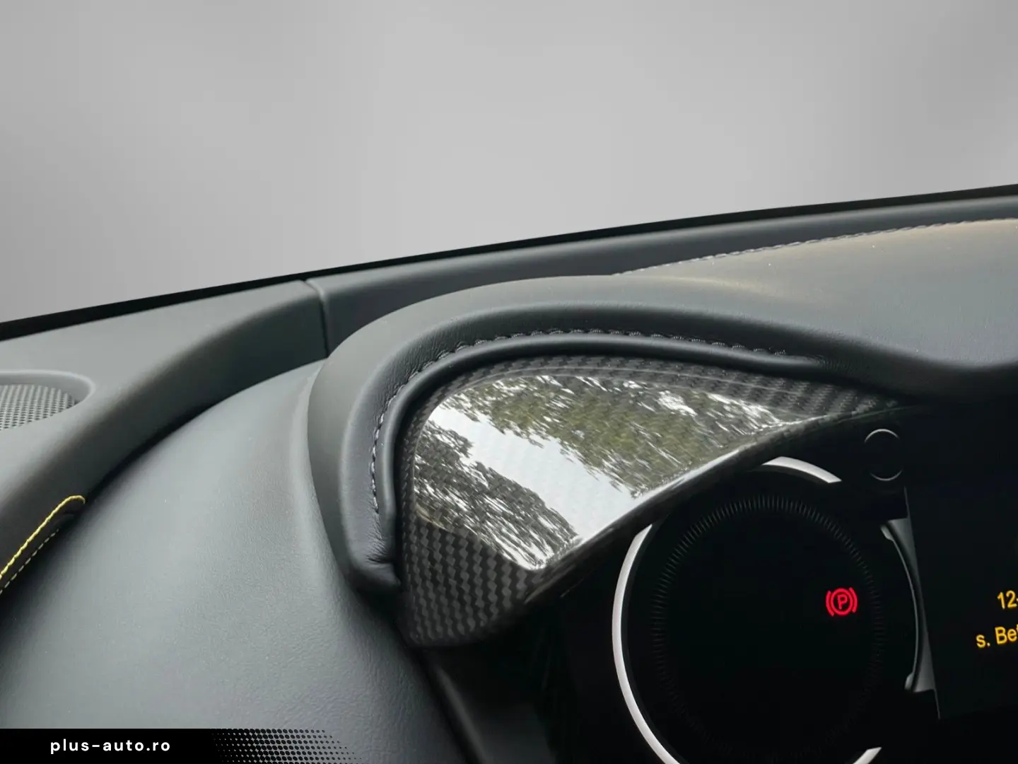 ASTON MARTIN DBX 707