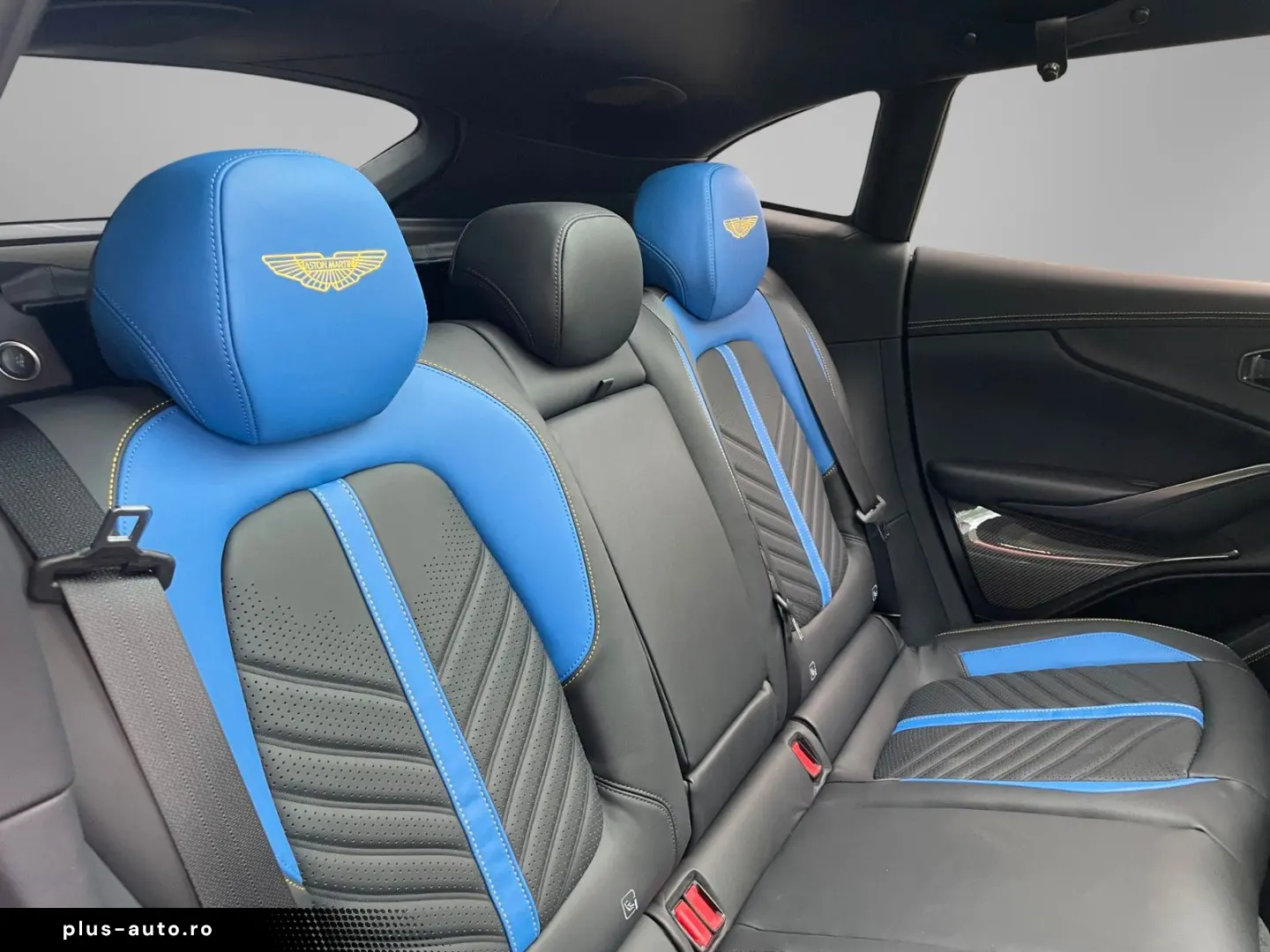 ASTON MARTIN DBX 707