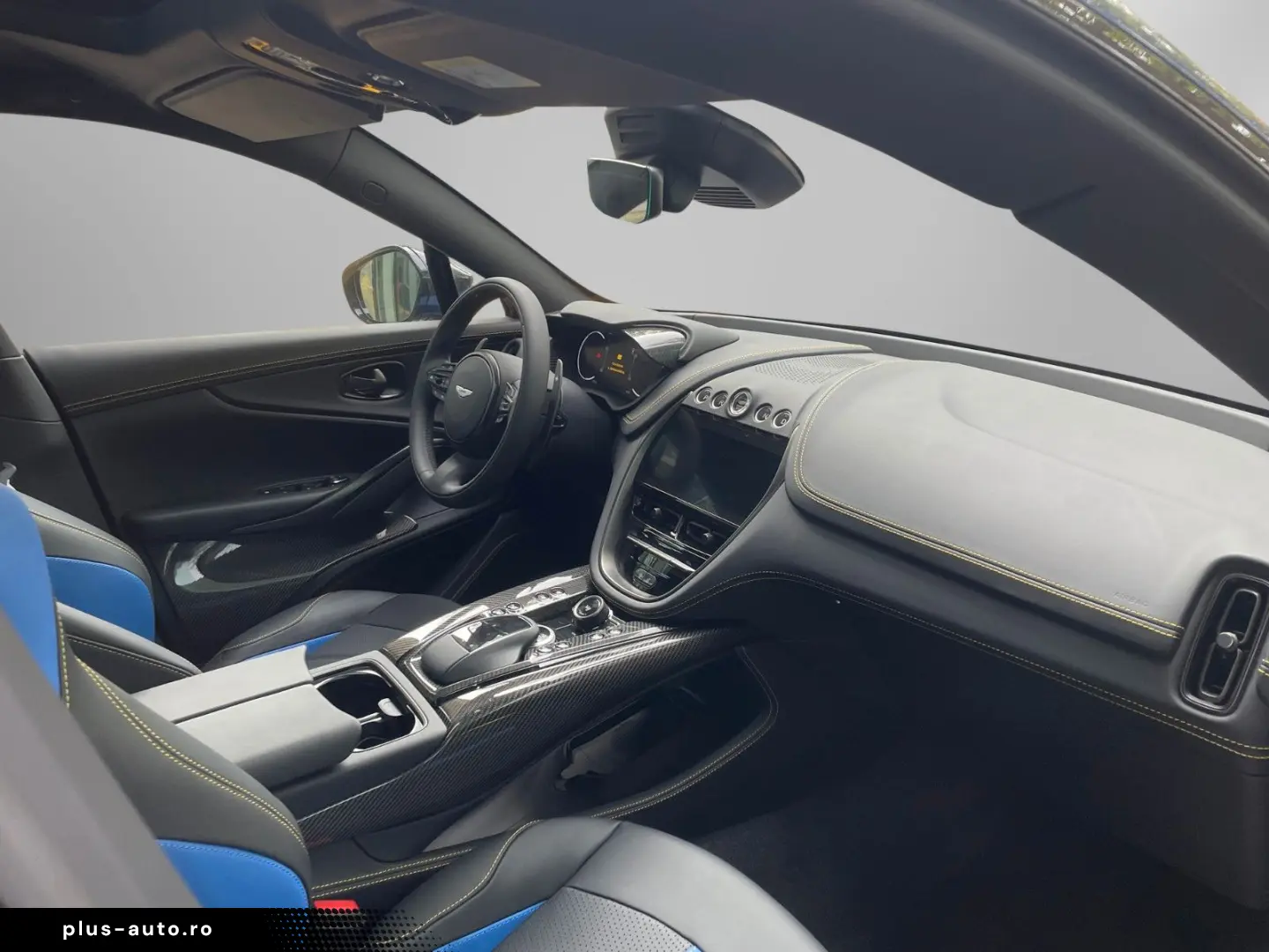 ASTON MARTIN DBX 707