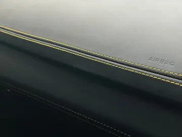 ASTON MARTIN DBX 707