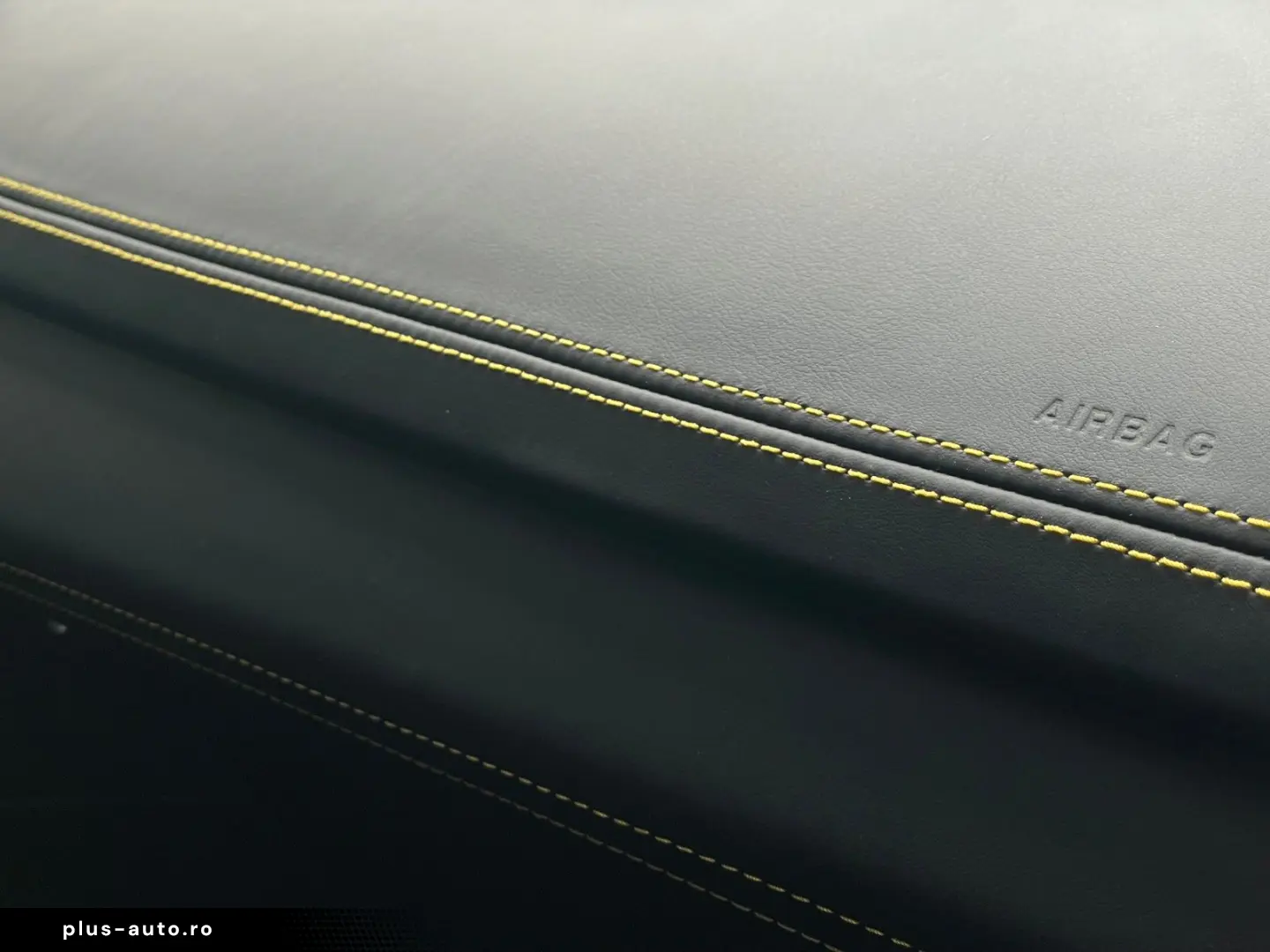 ASTON MARTIN DBX 707