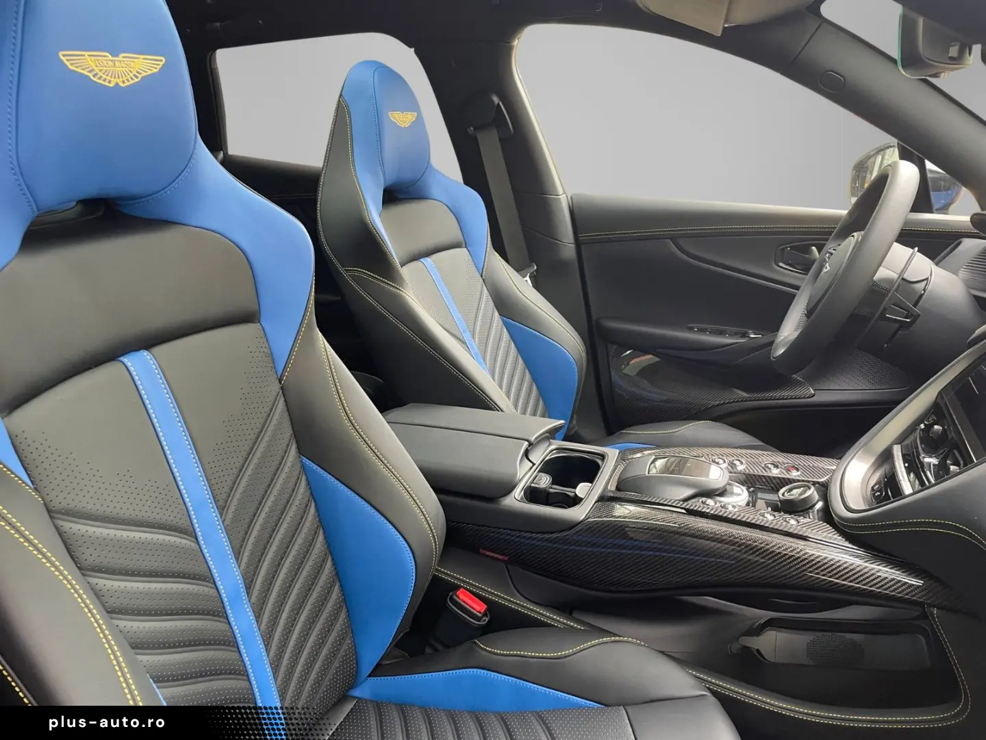 ASTON MARTIN DBX 707