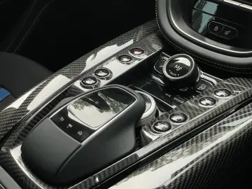 ASTON MARTIN DBX 707