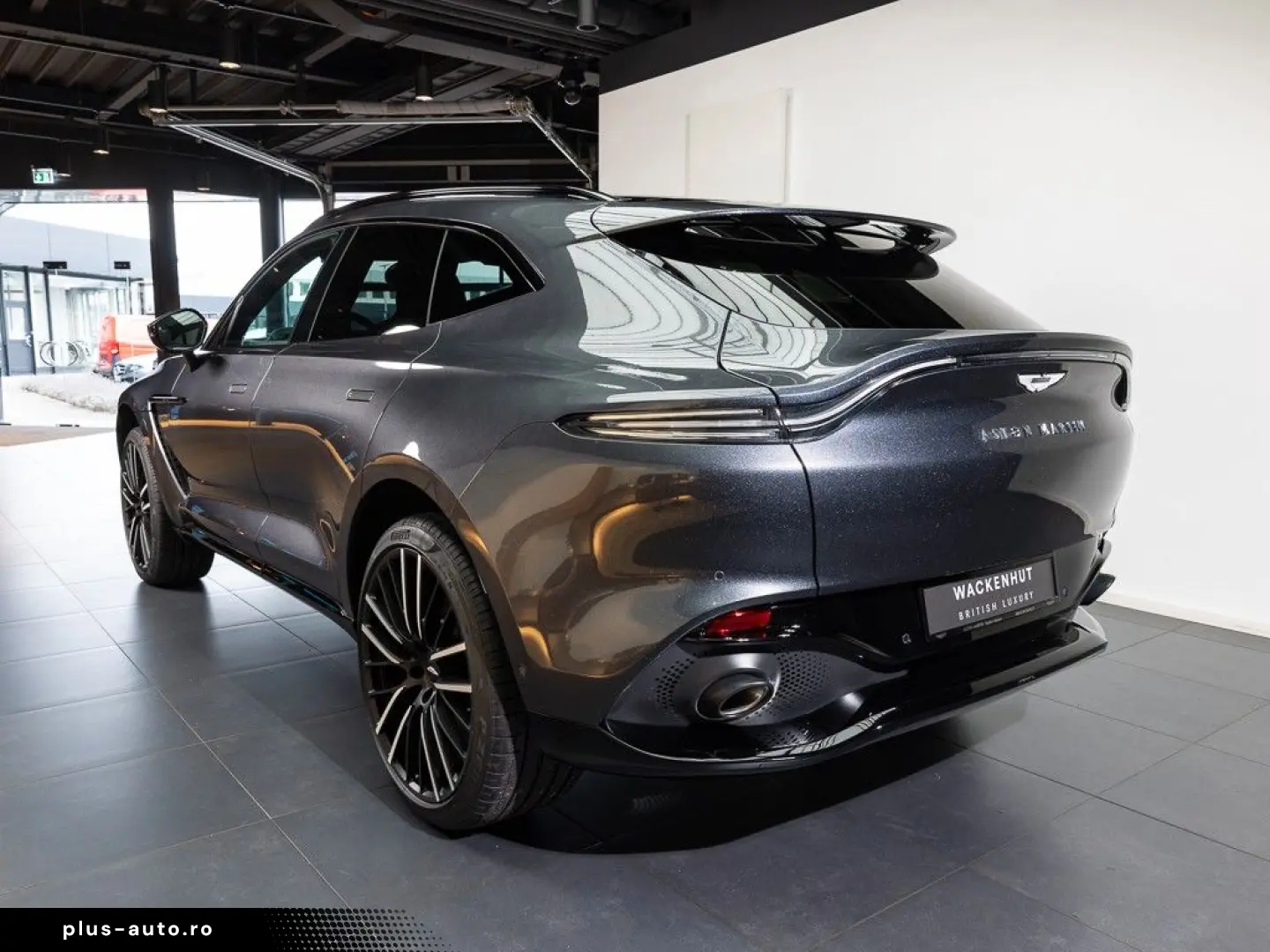 ASTON MARTIN DBX - Xenon Grey - 23 Zoll - Standheizung