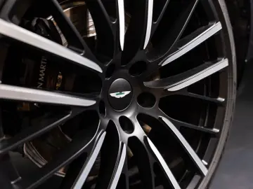 ASTON MARTIN DBX - Xenon Grey - 23 Zoll - Standheizung