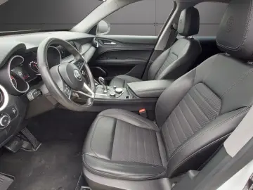 Alfa Romeo Stelvio B-Tech Q4 2 0 Turbo Automatik 280Cp