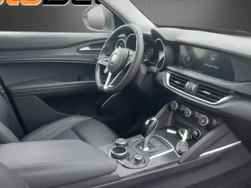 Alfa Romeo Stelvio B-Tech Q4 2 0 Turbo Automatik 280Cp