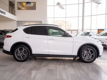 Alfa Romeo Stelvio B-Tech Q4 2 0 Turbo Automatik 280Cp