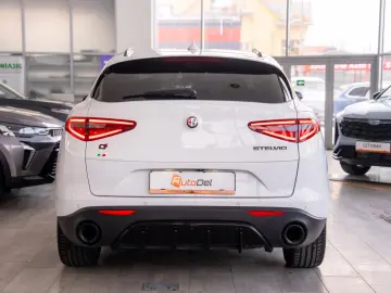 Alfa Romeo Stelvio B-Tech Q4 2 0 Turbo Automatik 280Cp