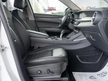 Alfa Romeo Stelvio B-Tech Q4 2 0 Turbo Automatik 280Cp