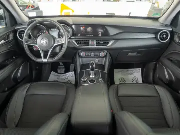 Alfa Romeo Stelvio B-Tech Q4 2 0 Turbo Automatik 280Cp