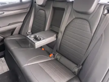 Alfa Romeo Stelvio B-Tech Q4 2 0 Turbo Automatik 280Cp