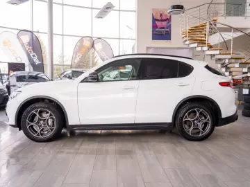 Alfa Romeo Stelvio B-Tech Q4 2 0 Turbo Automatik 280Cp