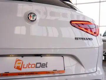 Alfa Romeo Stelvio B-Tech Q4 2 0 Turbo Automatik 280Cp