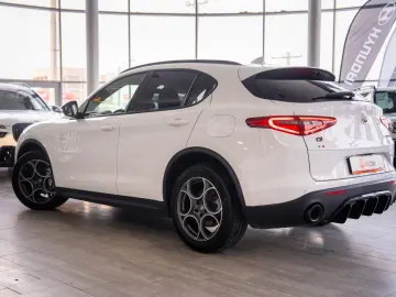 Alfa Romeo Stelvio B-Tech Q4 2 0 Turbo Automatik 280Cp