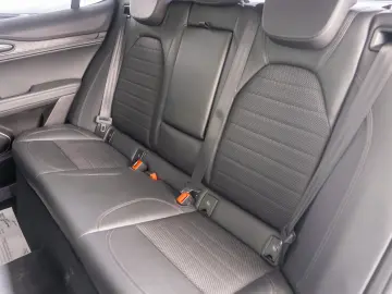 Alfa Romeo Stelvio B-Tech Q4 2 0 Turbo Automatik 280Cp