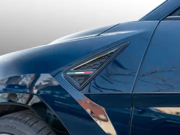 LAMBORGHINI Urus S MY23