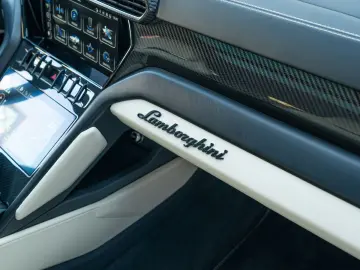 LAMBORGHINI Urus S MY23