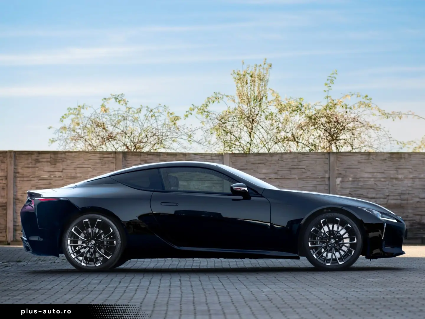 LEXUS LC 500  Hokkaidó 32 80  1st owner