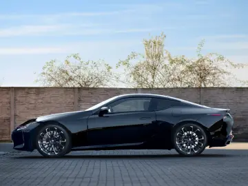LEXUS LC 500  Hokkaidó 32 80  1st owner
