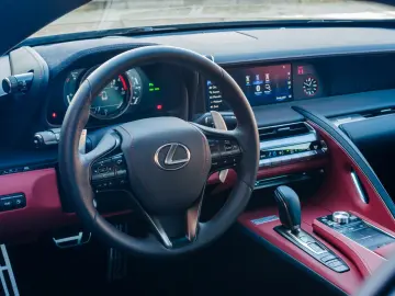 LEXUS LC 500  Hokkaidó 32 80  1st owner