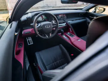 LEXUS LC 500  Hokkaidó 32 80  1st owner