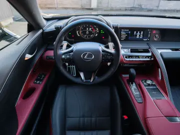 LEXUS LC 500  Hokkaidó 32 80  1st owner