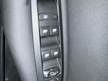 Citroen C4 PureTech Shine 2016 Automat