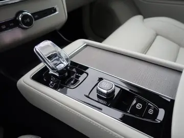 VOLVO XC90 Plus Bright T8 AWD AirSusp 360 Ventil