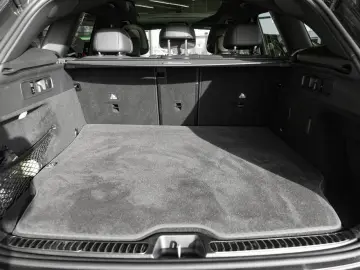 MERCEDES-BENZ GLC 63 AMG S E PERFORMANCE Night Panorama 360