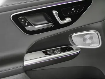 MERCEDES-BENZ GLC 63 AMG S E PERFORMANCE Night Panorama 360