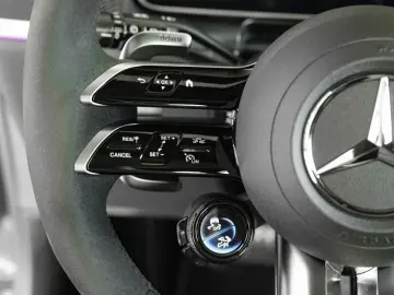 MERCEDES-BENZ GLC 63 AMG S E PERFORMANCE Night Panorama 360