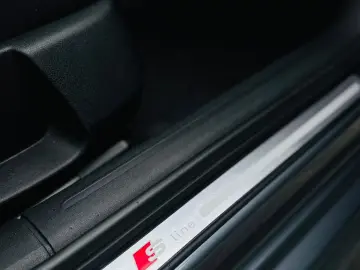 Audi A4 Avant  Fab- 10-2013   2.0 DIESEL 150 Cp