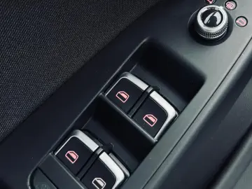 Audi A4 Avant  Fab- 10-2013   2.0 DIESEL 150 Cp