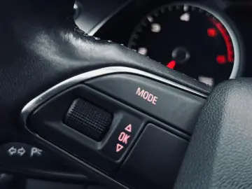 Audi A4 Avant  Fab- 10-2013   2.0 DIESEL 150 Cp