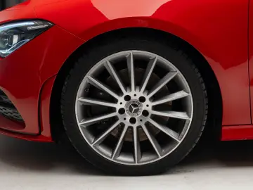 Mercedes Benz CLA 220 AMG Line