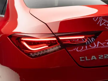 Mercedes Benz CLA 220 AMG Line
