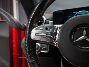 Mercedes Benz CLA 220 AMG Line