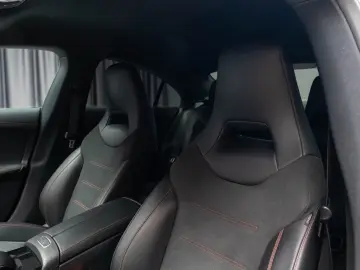 Mercedes Benz CLA 220 AMG Line