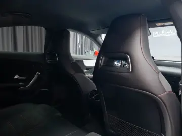 Mercedes Benz CLA 220 AMG Line