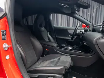 Mercedes Benz CLA 220 AMG Line