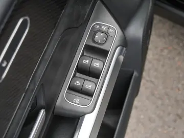 MERCEDES-BENZ GLB 35 4M AMG  MBEAM PANO DISTR KEYL 360  SHZ