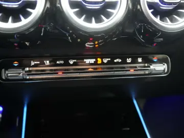 MERCEDES-BENZ GLB 35 AMG 4Matic Temp Kamera Lane Side Wide