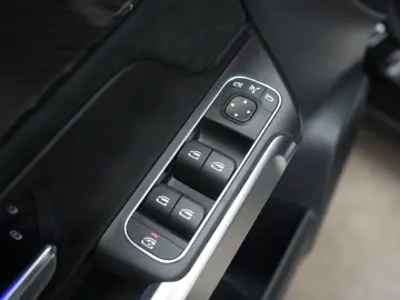 MERCEDES-BENZ GLB 35 AMG 4Matic Temp Kamera Lane Side Wide