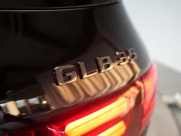 MERCEDES-BENZ GLB 35 AMG 4Matic Temp Kamera Lane Side Wide